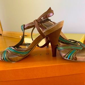 Bandolino multicolor strap sandals